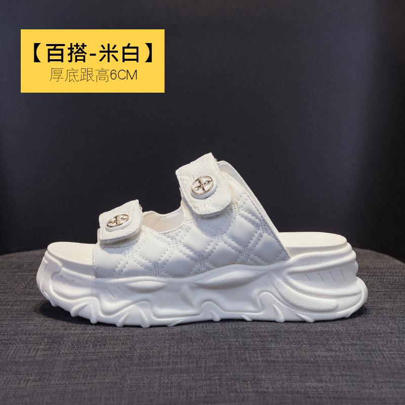 

Тапочки женские для улицы 2025 новая летняя мода женские на толстой подошве маффин с перемычкой универсальные на мягкой подошве прохладные тапочки 40