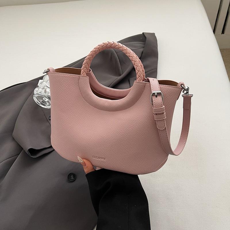 Large-capacity bag women's 2025 new summer niche design messenger bag casual portable work commuter tote bag