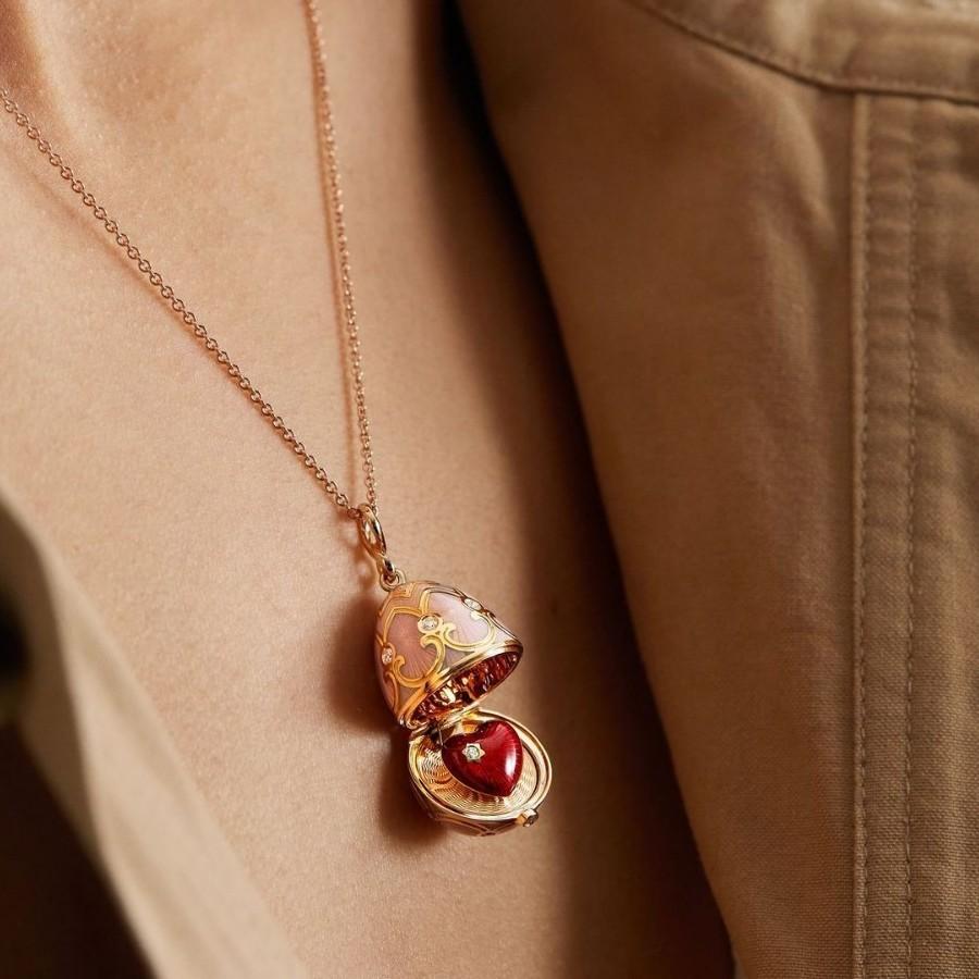 Vintage Shell Pendant Necklace With Gold Plating For Women And Men