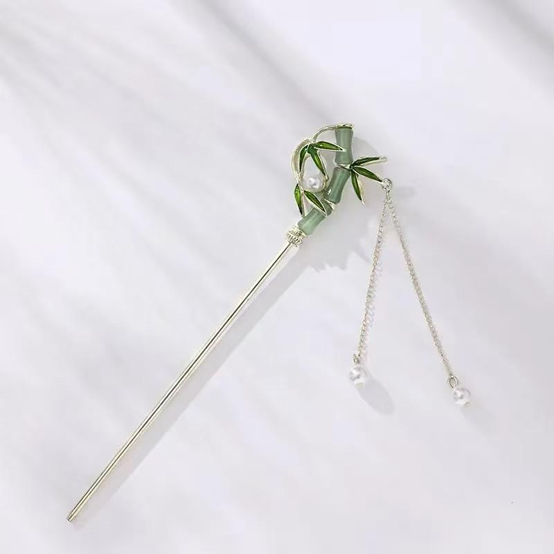 High-End Diamond Tassel Lotus Hairpin with Pearls and Flower Design