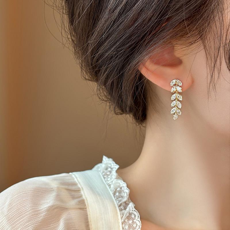 2026 New Wheat Ear Tassel Earrings: Zircon Luxury & Unique Design for Women