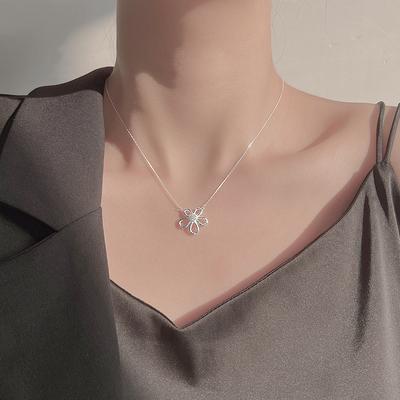 Collier tournesol femme design de niche haut de gamme simple couleur pendentif fleur chaîne clavicule pour petite amie bijou