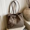 Casual Commuting Tote Bag, Fashionable and Stylish Checkered Single-shoulder Bag, College Student Class Bag
