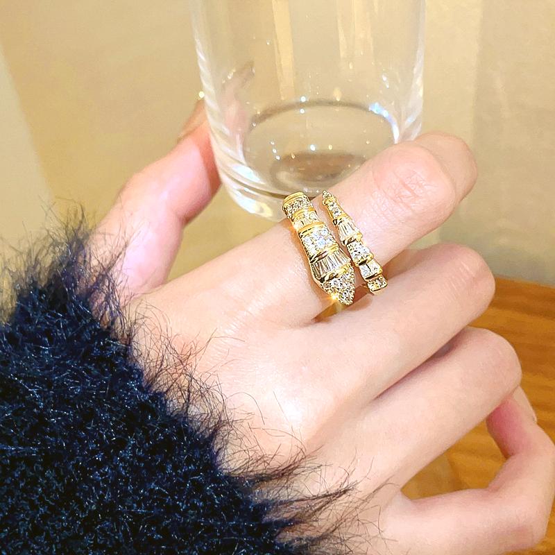2025 New in Snake Bone Open Ring for Women Shiny Cubic Zirconia Copper Rings Couple Funny Party Jewelry Gifts