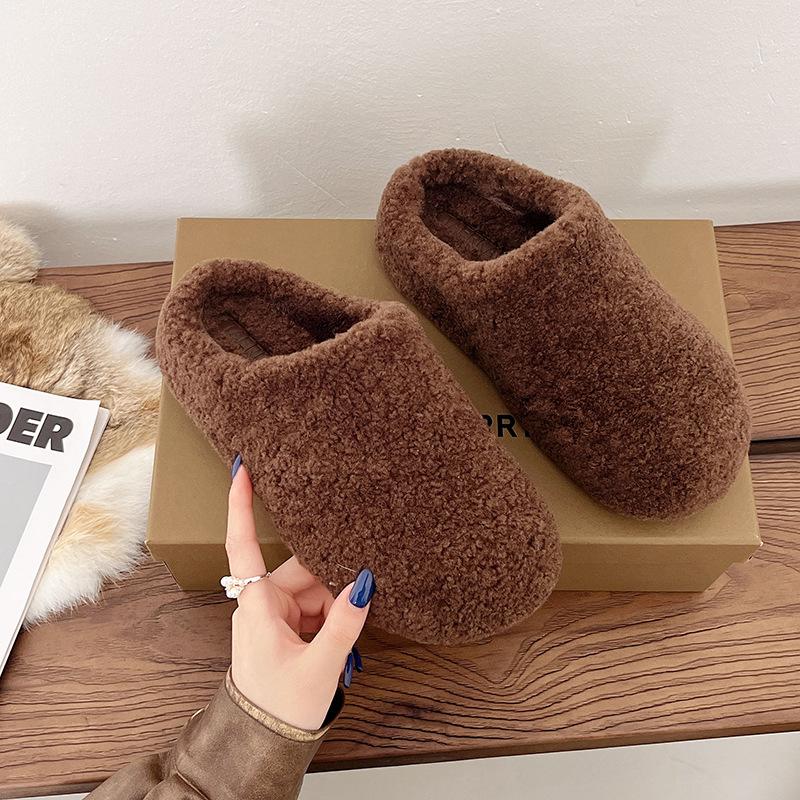 Baotou kapcie damskie noszą grube podeszwy wysokiej klasy puszyste buty 2025 jesień nowe absolutne dziecko celebryta internetowa leniwe buty