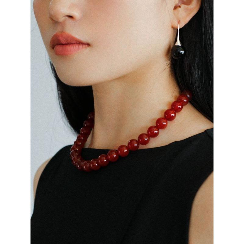 GEMCHIC Women's Vintage Red Agate Beaded Necklace Simple Geometric Collarbone Chain Statement Jewelry