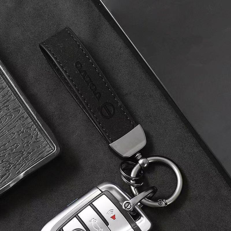 Leather Car Keychain Key Chain Rings Metal Leather for for Volvo XC40 XC90 V40 V90 V60 XC60 S80 S60 S90 C40 V70 XC70 Accessories