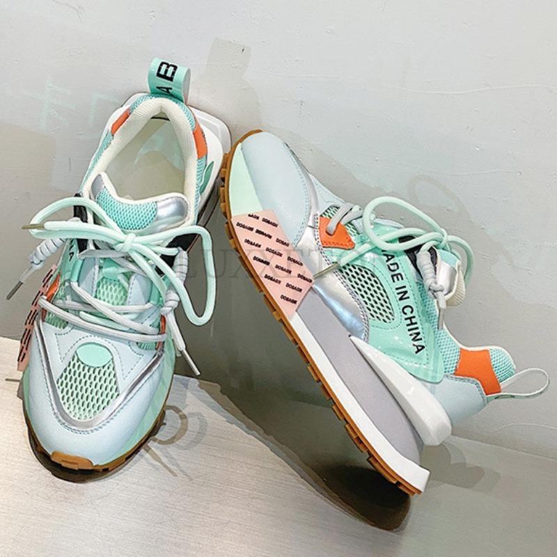 Ehtsast nahast paksu tallaga isa kingad, millel on suurendatud võrkpind mugavuse ja hingavuse tagamiseks, moekad retro vabaaja rulakingad