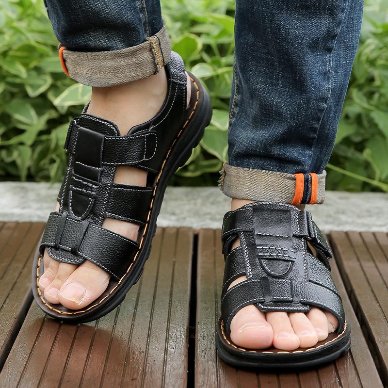 Sandals Genuine Leather 2025 Summer Comfortable and Versatile New Dad Breathable Cool Slippers Casual Versatile Soft-soled Beach Shoes
