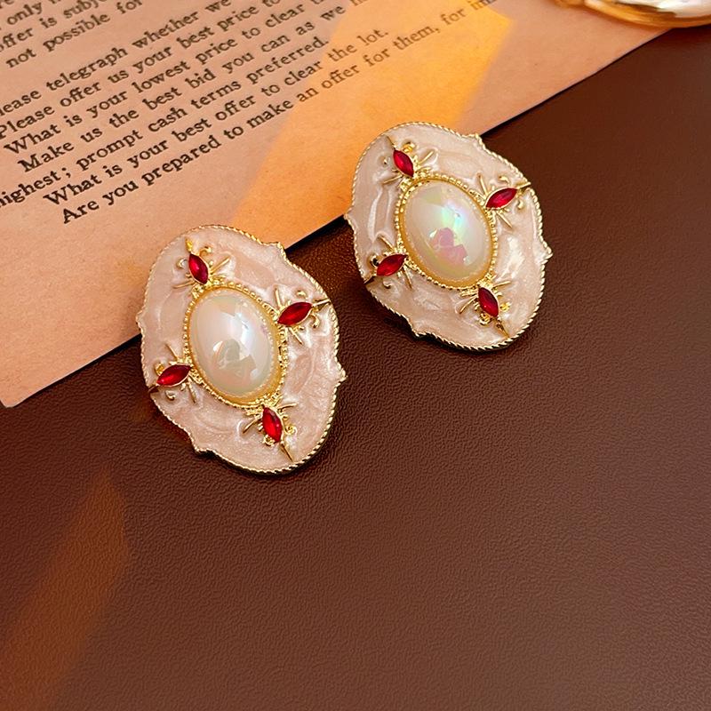 Silver Needle Vintage Geometric Court Style Light Luxury Retro Stud Earrings for Women