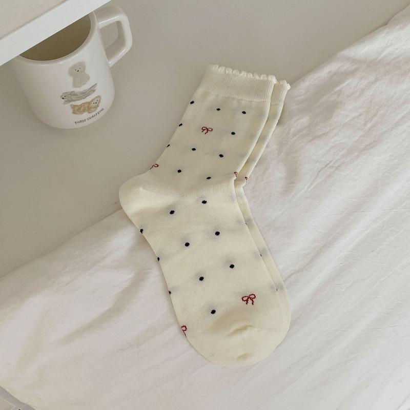 Autumn and Winter Heart-shaped Bow Socks for Women, Pure Cotton, Personalized and Retro Lace Boneless Mid-calf Socks