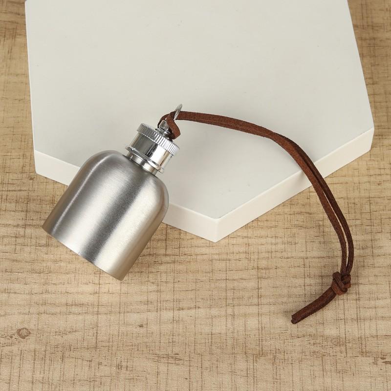 Silver Outdoor Hip Flasks Portable Wine Pot Small Hip Flask Heart Shaped Flask Stainless Steel Wine Flask Water Bottle