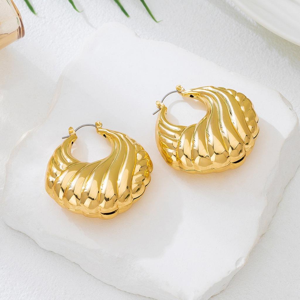 Fashion Small Circle Earrings Women'S High-End Temperament Simple Earrings Round Ear Jewelry
