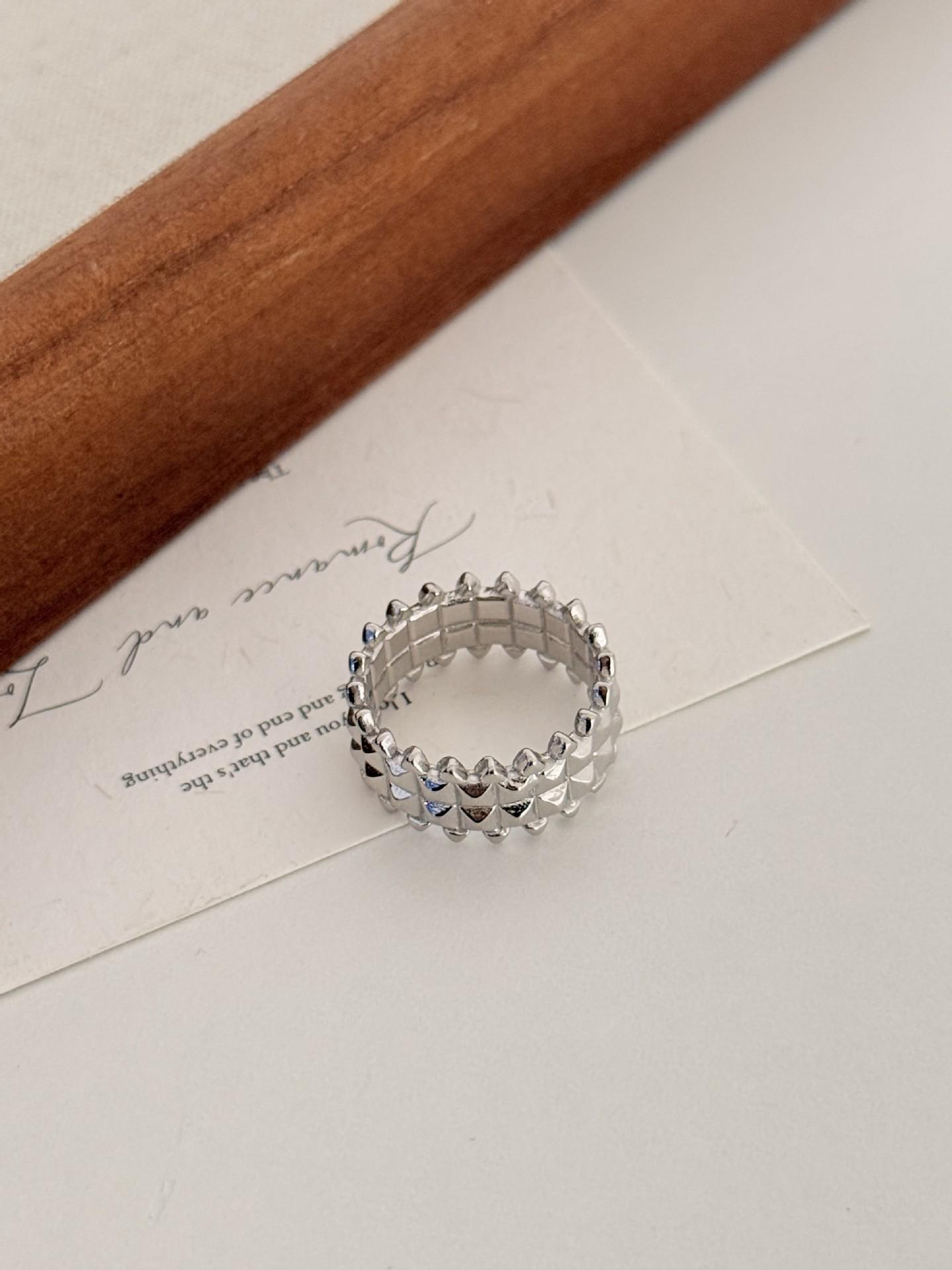 S925 Sterlingsilber Nietenring mit Kugel - Vielseitige Europäische & Amerikanische Mode Size 7 silber