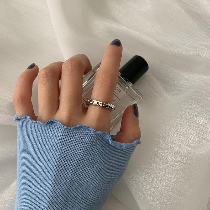 Mobius Star Knot Ring: Fashionable Irregular Braid Design