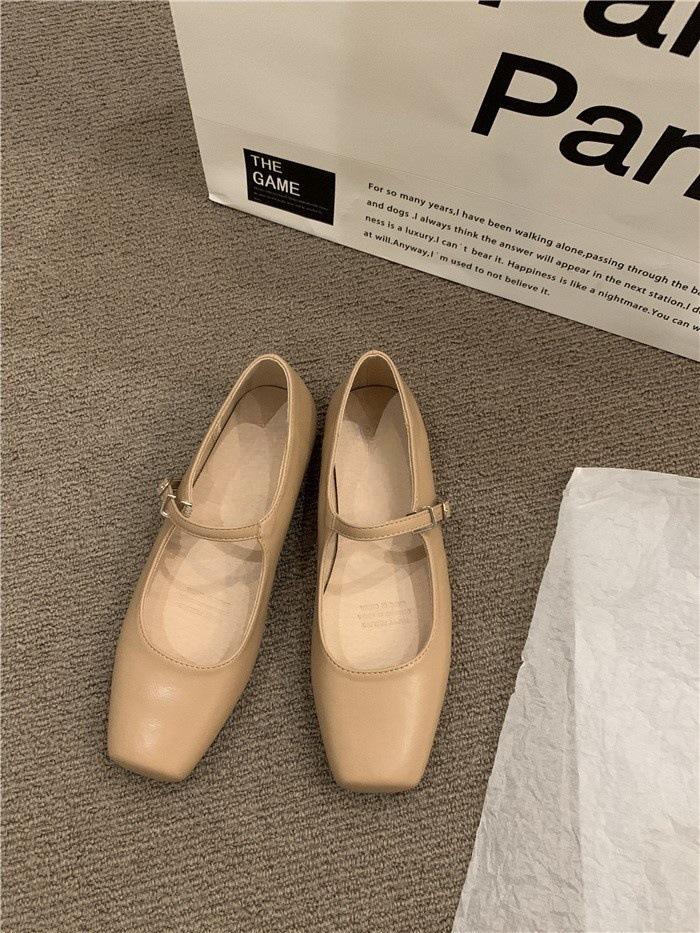 Scarpe basse a tacco spesso Mary Jane da donna con punta quadrata retrò bocca bassa versione coreana stile fata delicata nuove primavera e autunno 2024