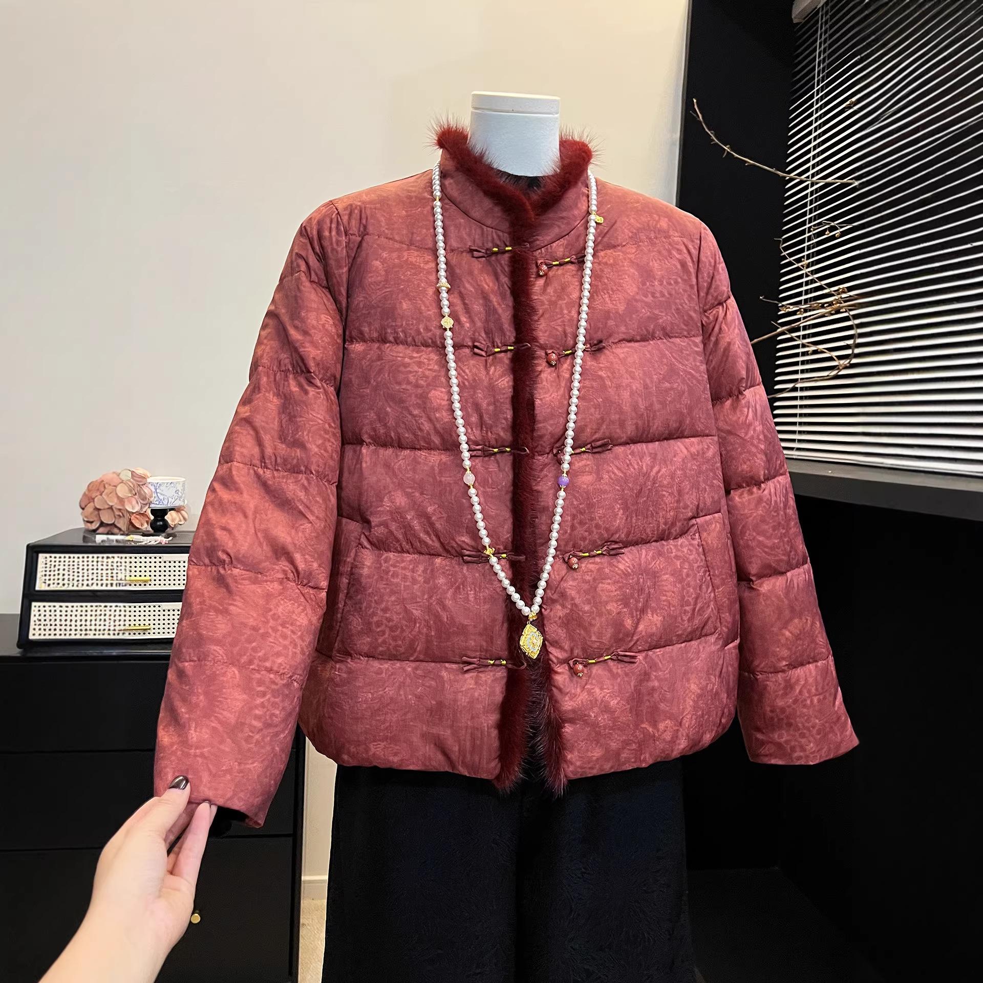 

2025 Chinese Style Frog Button Jacquard Down Jacket for Middle-Aged and Elderly Women 2XL (140-155 lbs) червоний