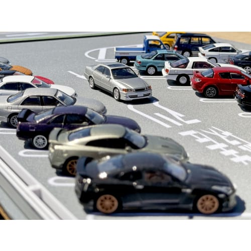 TOMYTEC Tomicarama Vintage 1/64 Scale 13a Daikoku Parking Area Mat B (Includes Toyota Chaser 2.5 Tourer V 1998 Model) Rubber Mat + ABS Resin and Acryl