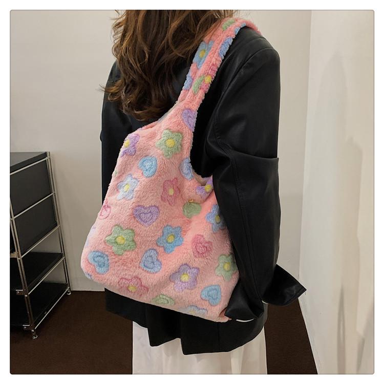 Soft Plush Large Capacity Shoulder Tote Bag for Women Fashion Minimalist Daily Handbag CLE