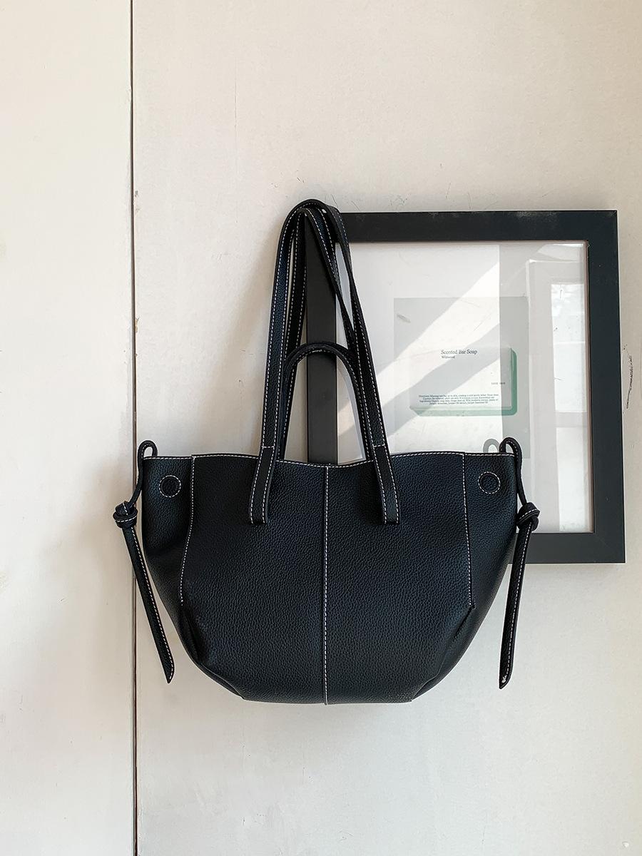 

2024 Мягкая кожаная сумка-кнопка PU для женщин, дизайнерская сумка-тоут, высокое качество, большая вместительная сумка для работы и пригородных поездок, женская чёрный