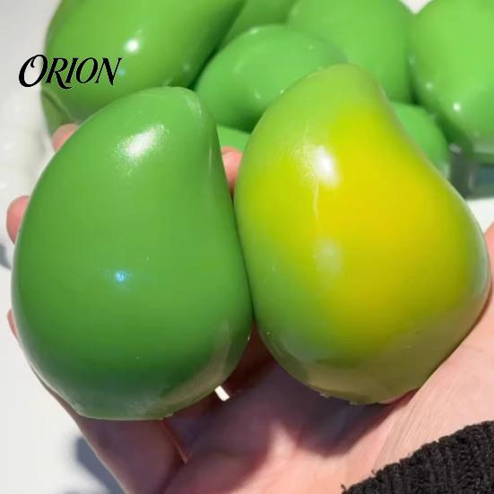 Stress Relief Toy Crunchy Mango Squeeze Ball, Color Changing Fidget with Crisp High-elastic Sound, High Elastic Decompression for Anxiety Relief,