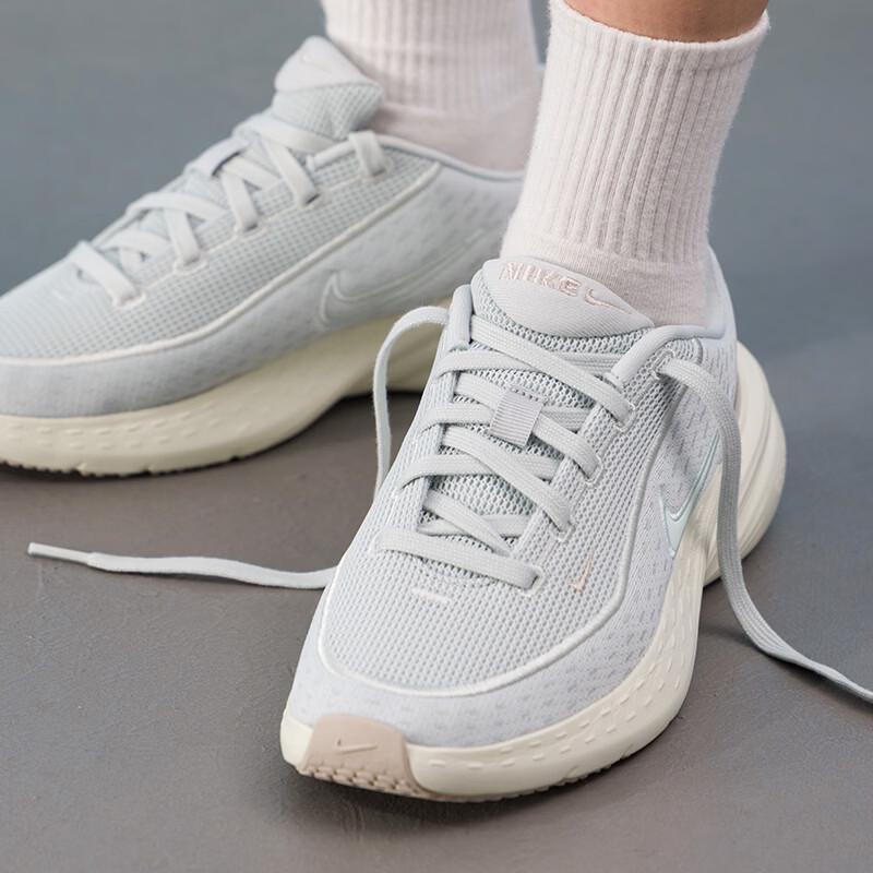 NIKE UPLIFT SC Women s Casual Shoes 8