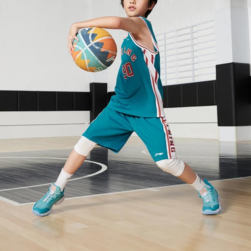 Li Ning Sonic 8 Comfortable Versatile Non-Slip Lightweight Rebound Low-Top Basketball Shoes Kids Basketball Shoes Pure-Blue YKBR042-1
