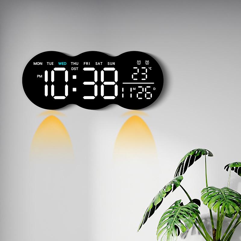 LED Digital Wohnzimmer Wanduhr mit Multifunktionalem Alarm, Temperaturanzeige und Fernbedienung