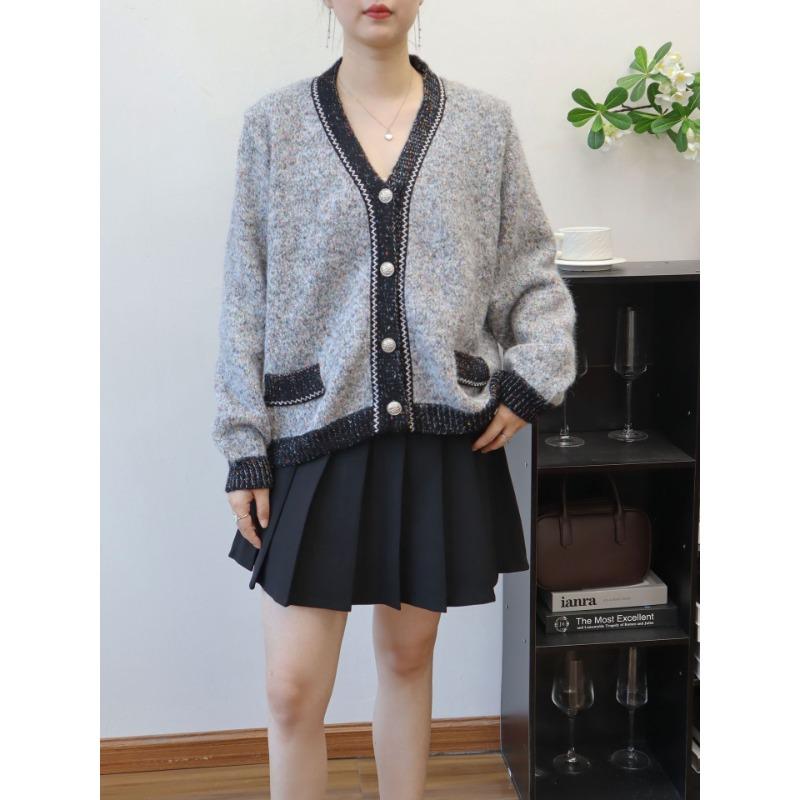 Autumn and winter new contrasting color temperament sweater jacket design sense loose knitted cardigan women