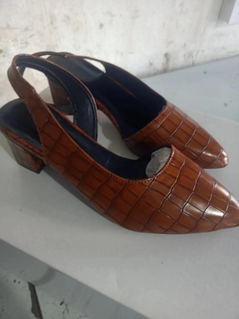 Módní dámské lodičky s špičatou špičkou, střední silný podpatek, sandály s páskem přes patu, boty, léto, nové, vintage, žena, dáma, dámské sandály, pantofle, boty