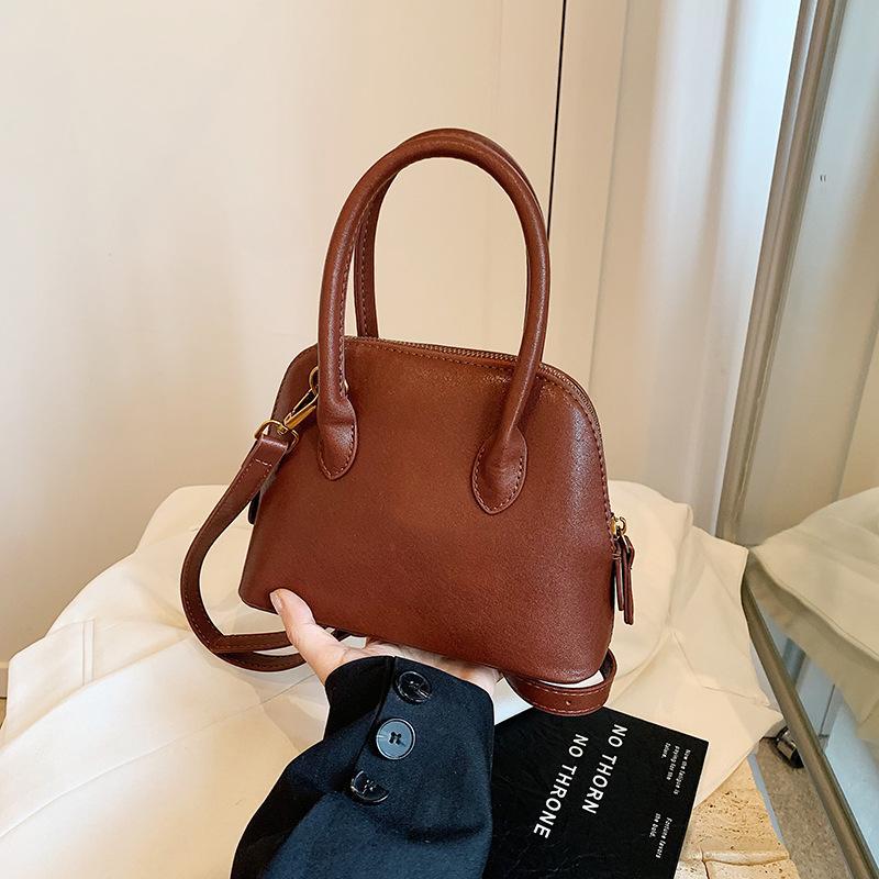 

Елітна жіноча сумка-ніша осінь-зима 2024, нова модна ретро-сумка, популярна невелика сумка-мушля