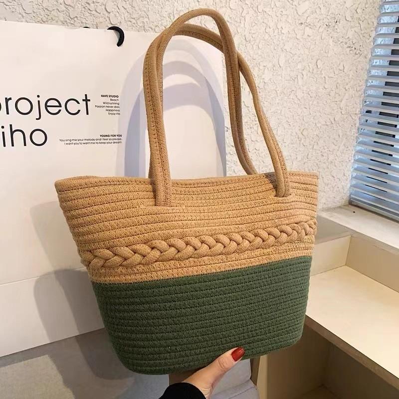 IELGY Color Matching One-Shoulder Straw Bag Large-Capacity Woven Vacation Beach Bag
