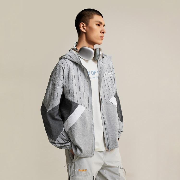 Li-Ning Wade Series UV Protection Anti-Bacterial Comfortable Hooded Sports Casual Sunscreen Clothing UPF55+ Men Outerwear Mist-Grey AFDU399-6