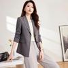 Roupa e acessórios para mulher – Blazers