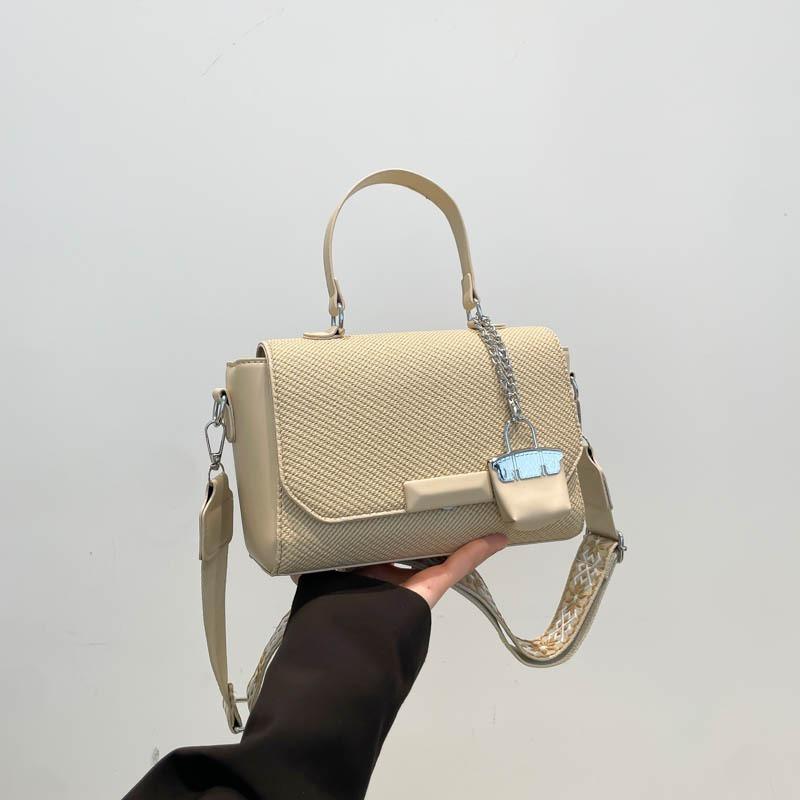 Premium texture niche commuting new trendy shoulder messenger bag retro versatile portable small square bag women