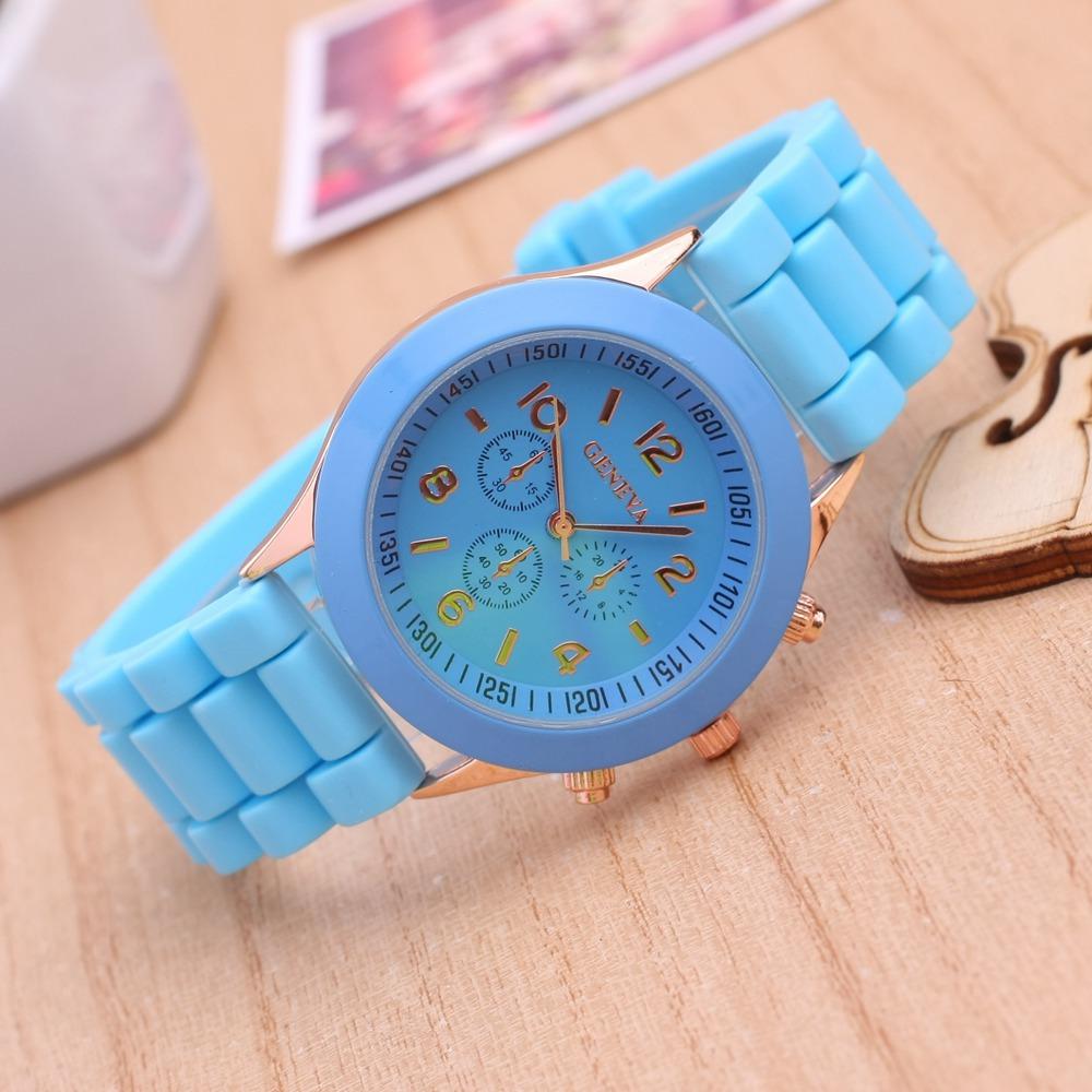 Fashionable Women's Watch Luxury Quartz Movement Silicone Band Wristwatch for Ladies