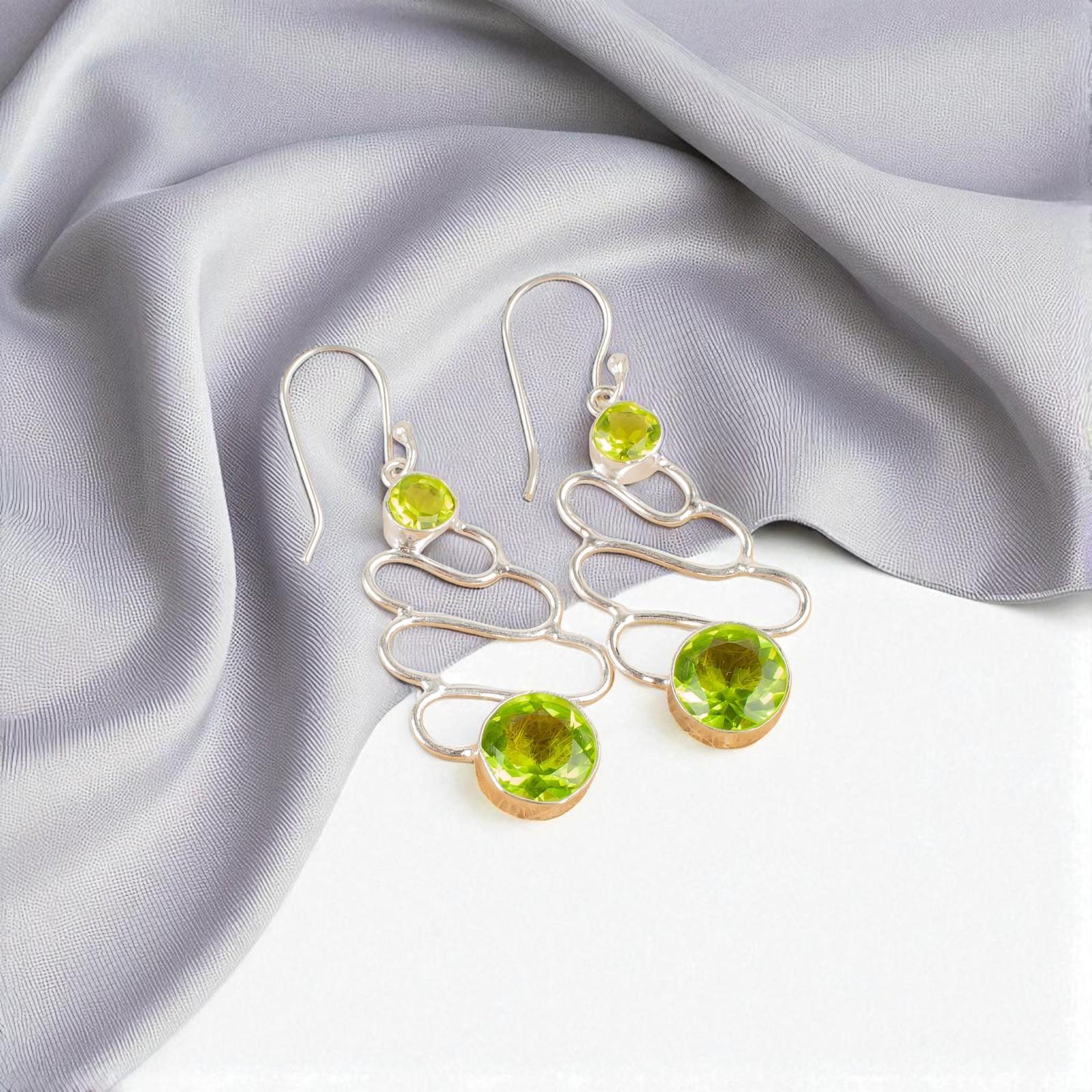 

Хризолит Драгоценный Камень 925 Стерлинговое Серебро Ювелирные Изделия Ручной Работы Серьги-Подвески 2.13 EE-84-3