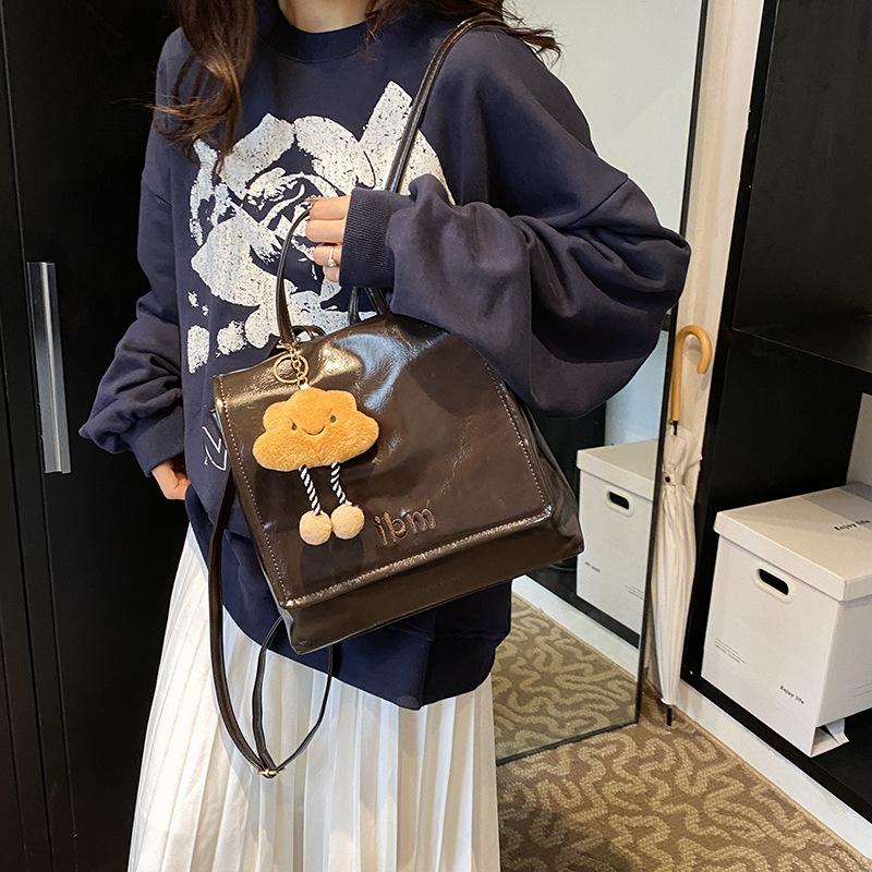 Autumn and winter retro premium women's backpack 2025 new versatile backpack college style small schoolbag