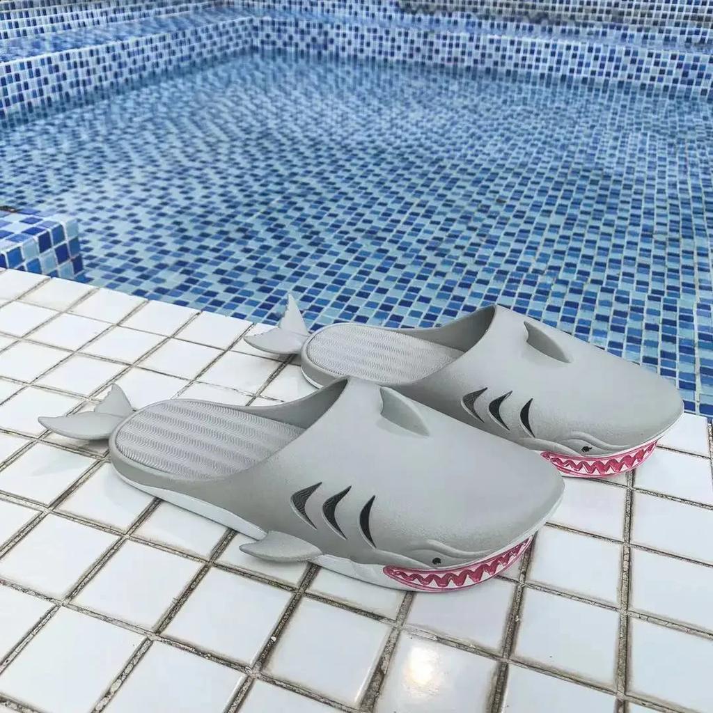 Pár Velké pantofle Osobnost Kreslený Žralok Plážové Pantofle Ženy Muži Ploché muly Měkké PVC Venkovní skluzavky Obuv