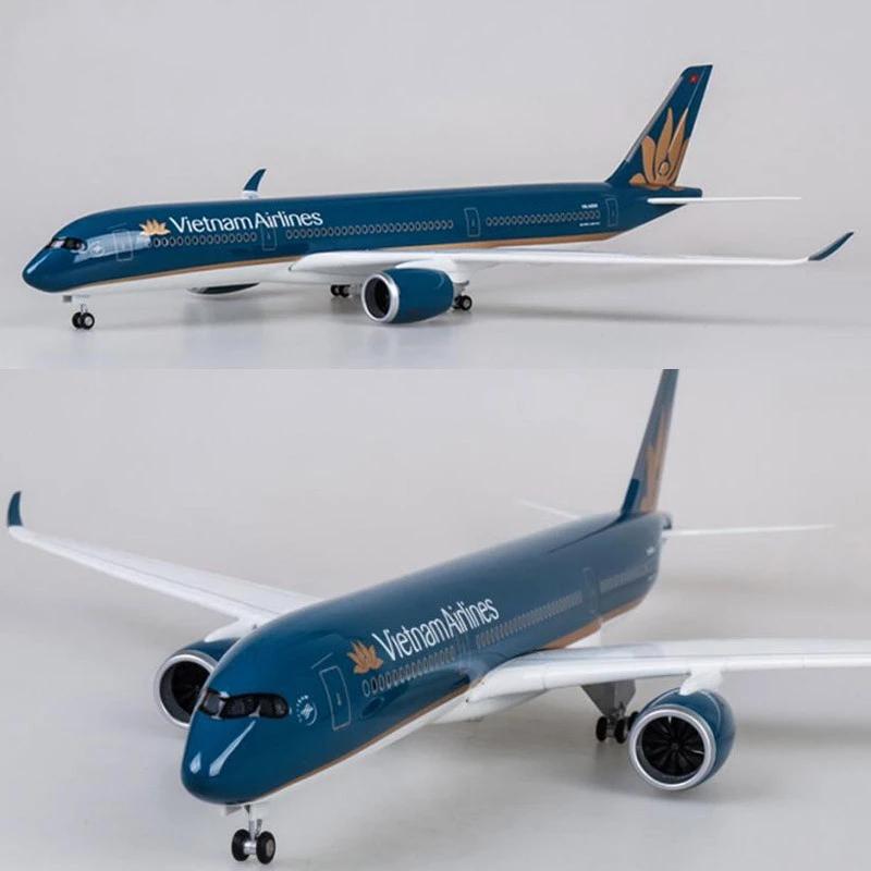 1:142 Scale 47CM Airbus A350 Vietnam Airlines Aircraft Model with Lights and Wheels Die-cast Plastic Resin Aircraft for Living