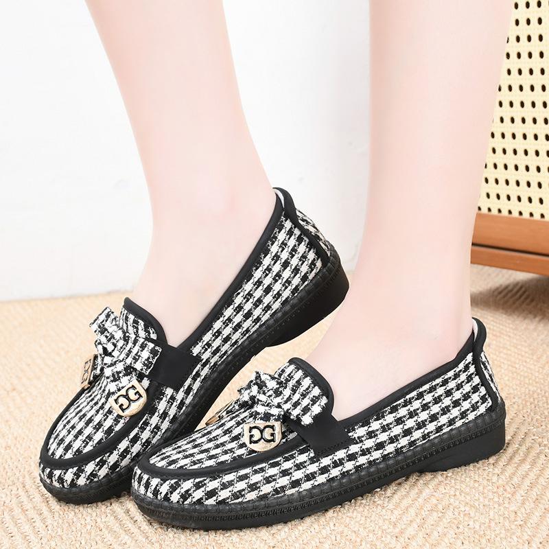 

Spring and Autumn Cloth Shoes New Shoes Women s Soft Sole Casual One Pedal Middle-aged 35