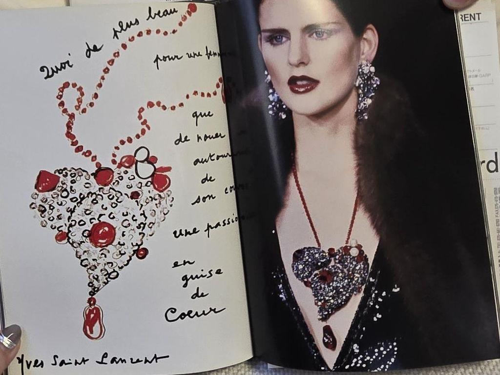 [USED] M´EMOIRE DE LA MODE "Yves Saint Laurent" Korinsha, out of print