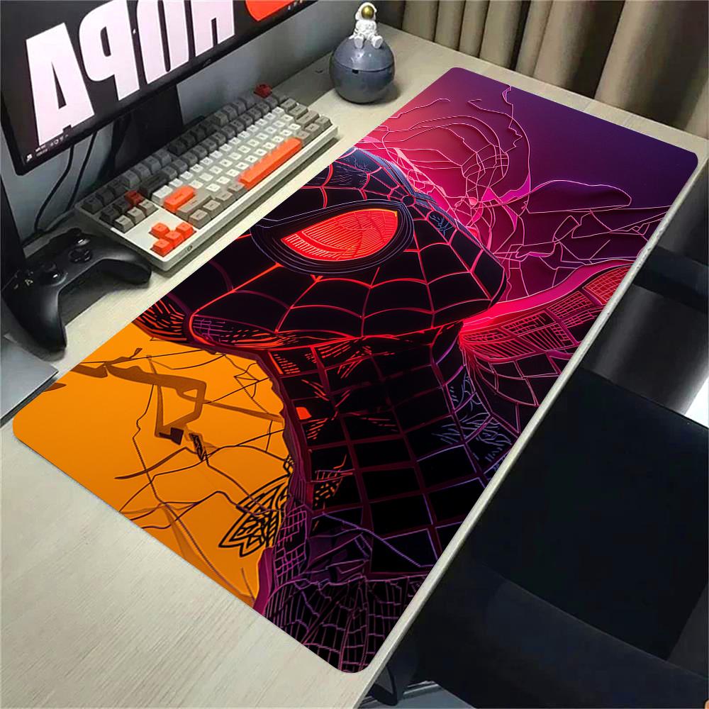 Marvel Spider Man Mauspade XXL Anime HD Gummi Tastatur Mauspade Geeignet für Schreibtisch Laptops Gaming Zubehör Rutschfest