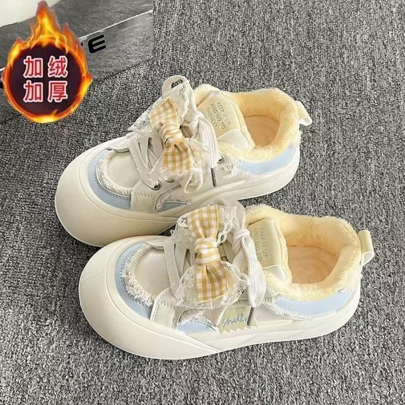 

Маленькие белые туфли в стиле кампуса 2024 года, новые бархатные туфли с бантом, женская универсальная обувь, повседневные туфли на платформе 40