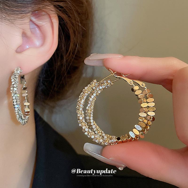 Silver Needle Minimalist Round Tassel Earrings: Light Luxury Ear Cuffs with Chic, High-End Style