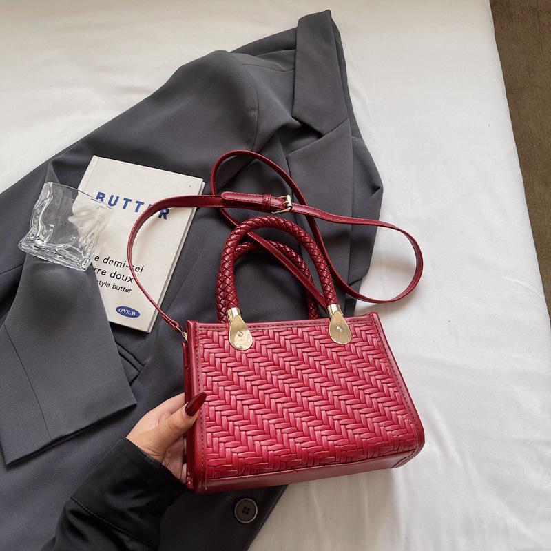 Niche handbag bag women's new popular fashion versatile messenger bag high-end single shoulder tote bag