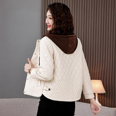 Giacca corta trapuntata in cotone con cappuccio a rombi e design chic per donna