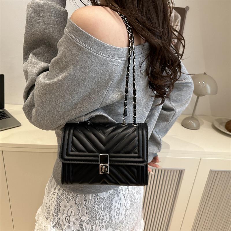 Premium Small Square Bag Spring and Summer New Fashion Trend Chain Messenger Bag Simple Shoulder Underarm Bag Women