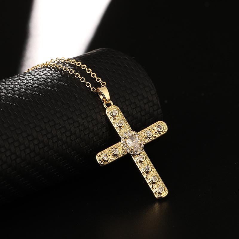 Cross necklace, zircon, European and American necklace, titanium lock chain, Instagram retro punk, personalized pendant, niche design