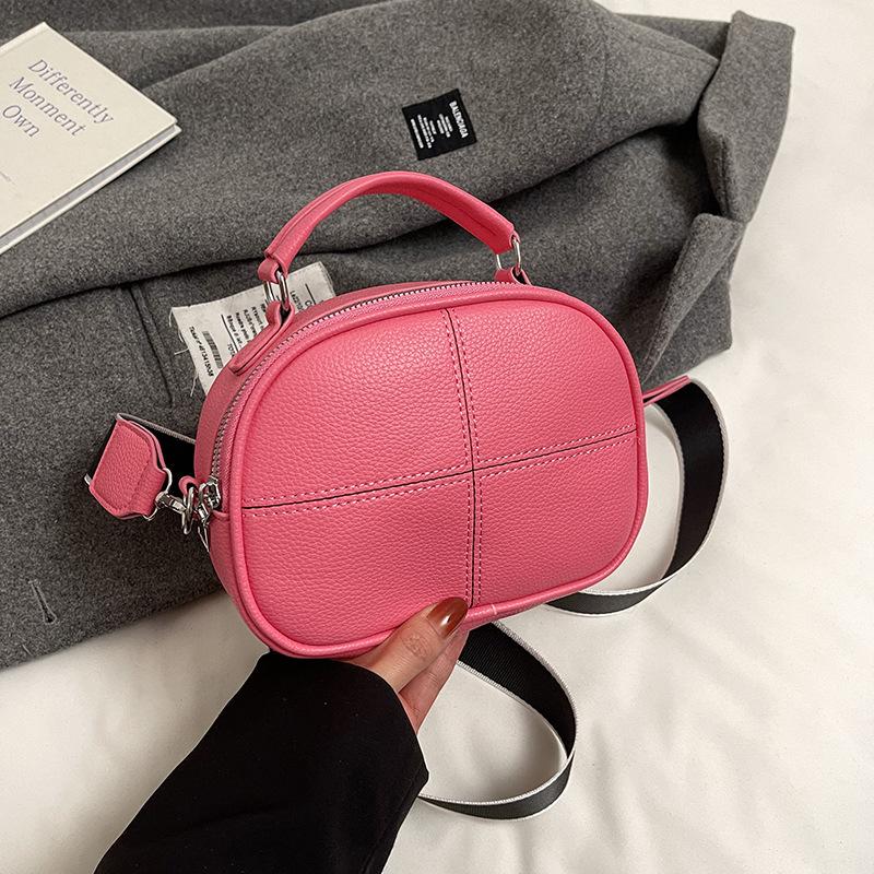 Popular Bag Women's Simple Messenger Bag Single Shoulder New Women's Bag 2025 Small Square Bag Commuter Bag